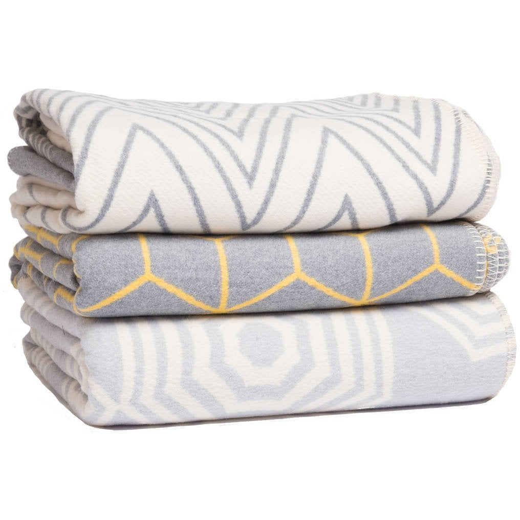 Grey Atlanta Parasol King Size Bed Blanket throw, soft and cozy blanket perfect for adding warmth to your bed.